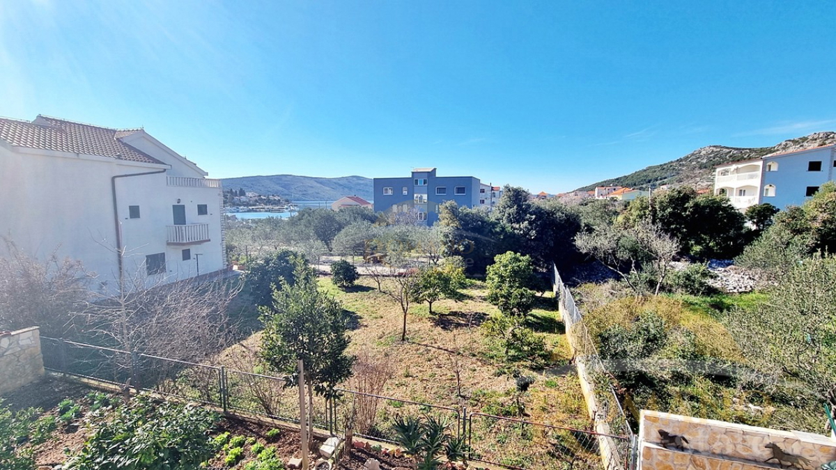 Hiša za prodajo v Seget Vranjici – blizu Trogirja